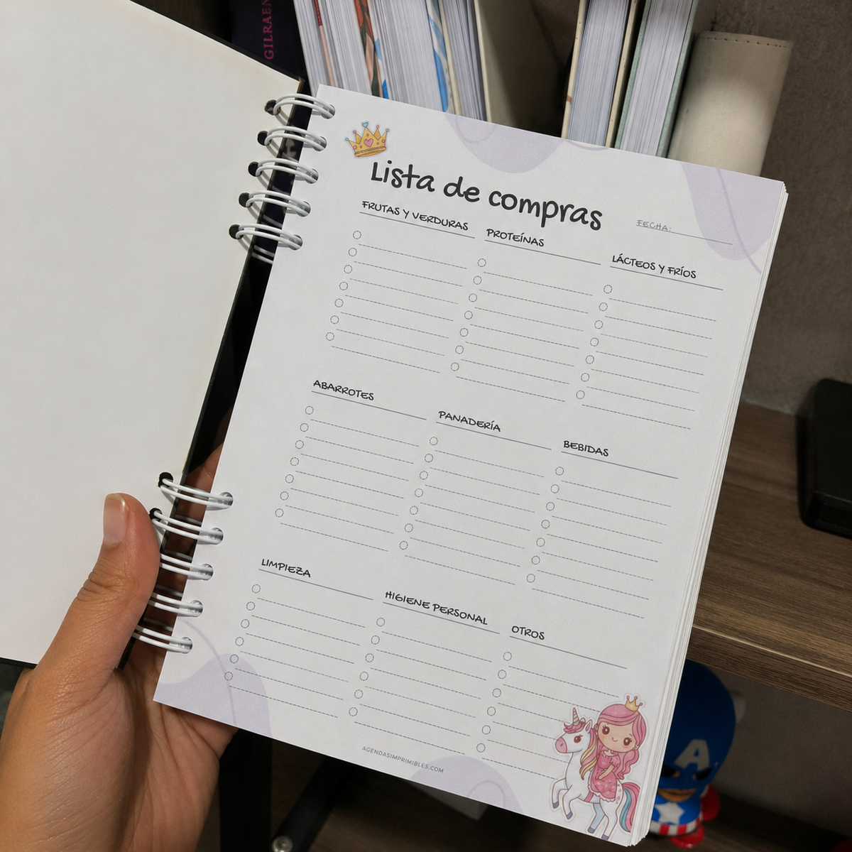 La hoja dentro de la agenda encuadernada